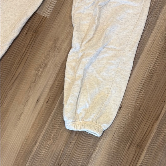 American Eagle Cream Joggers with Relaxed Fit - Picture 5 of 5